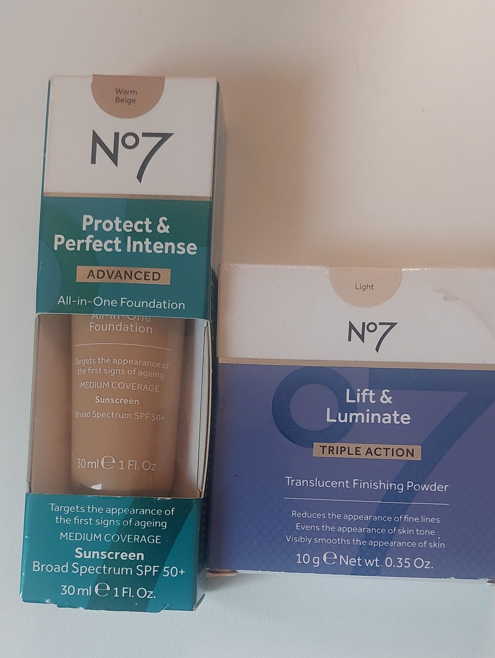 Boots No7 Foundation & Finishing Powder in Warm Beige and Light